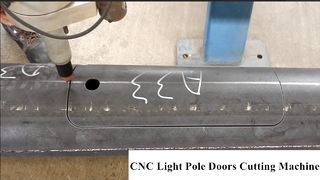 Découpeuse automatique de portes de poteau, MACHINE de découpe de porte de poteau léger de CNC